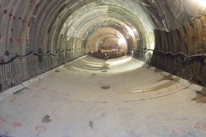 俵山トンネル復旧工事（トンネル底面補修完了）