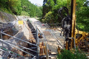長陽大橋復旧工事［栃の木側］